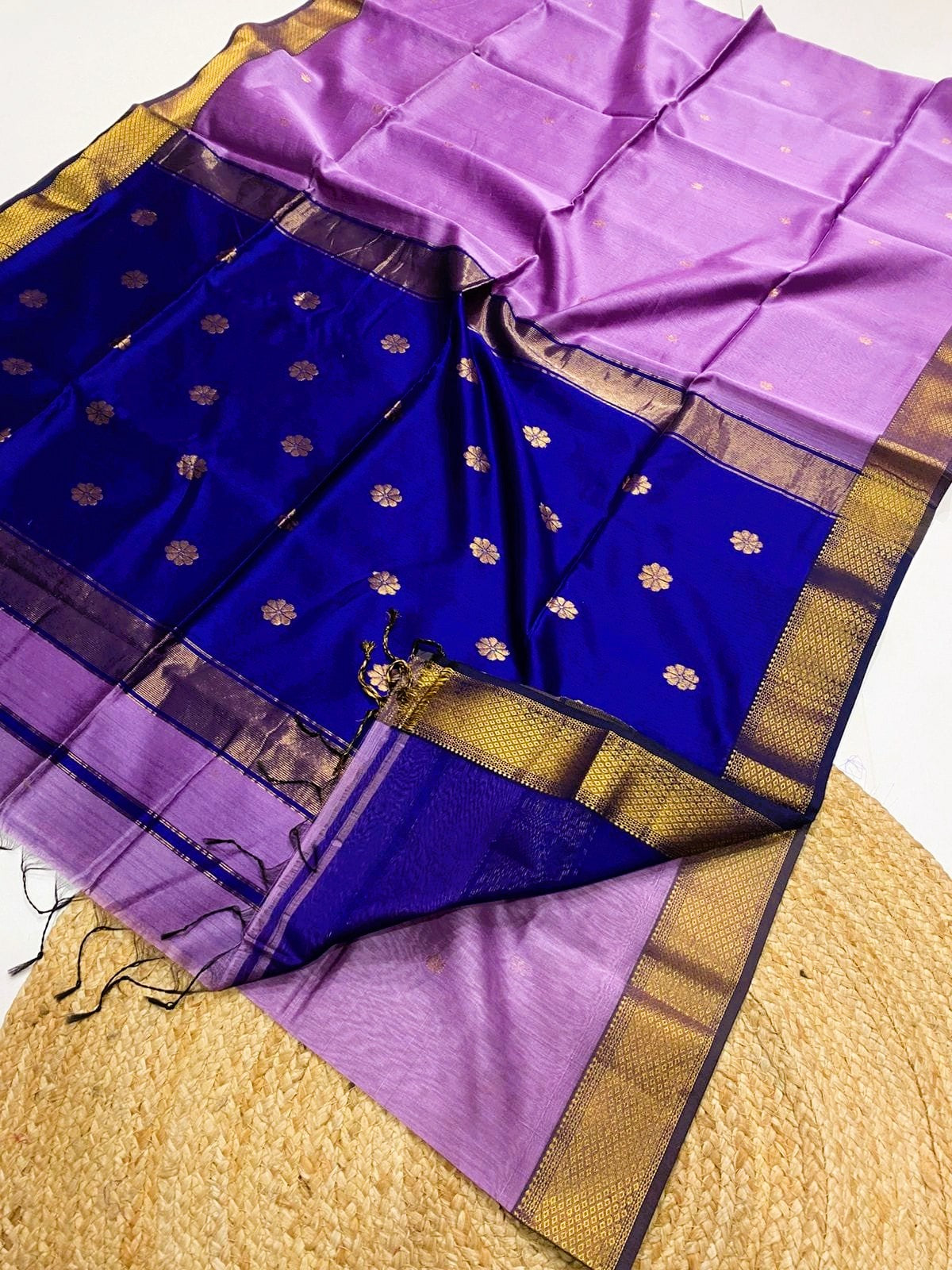 Maheshwari Silk Cotton Pure Handloom Butta Pallu Saree