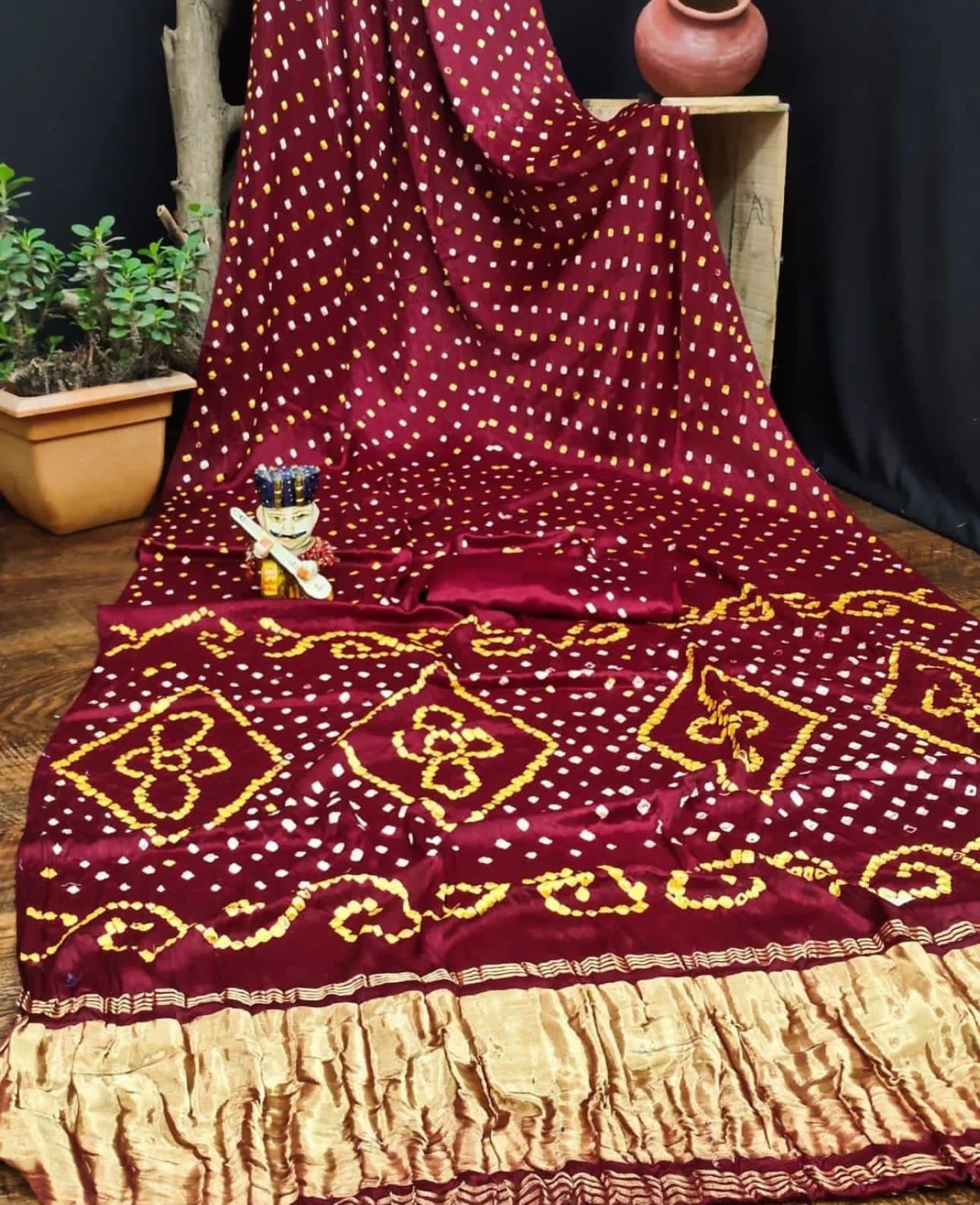 Bandhani Gaji Silk Saree - Ek Dani Lagadi Patta with Blouse & Roll Press