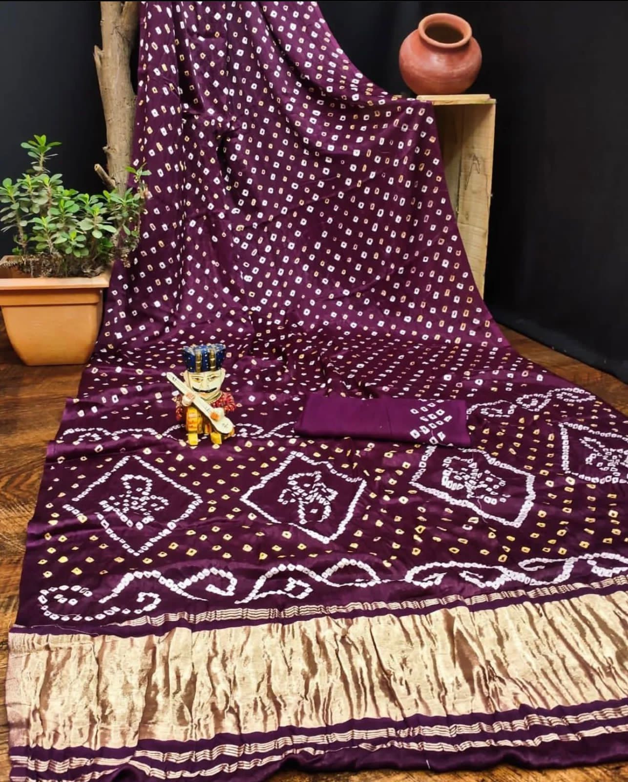 Bandhani Gaji Silk Saree - Ek Dani Lagadi Patta with Blouse & Roll Press