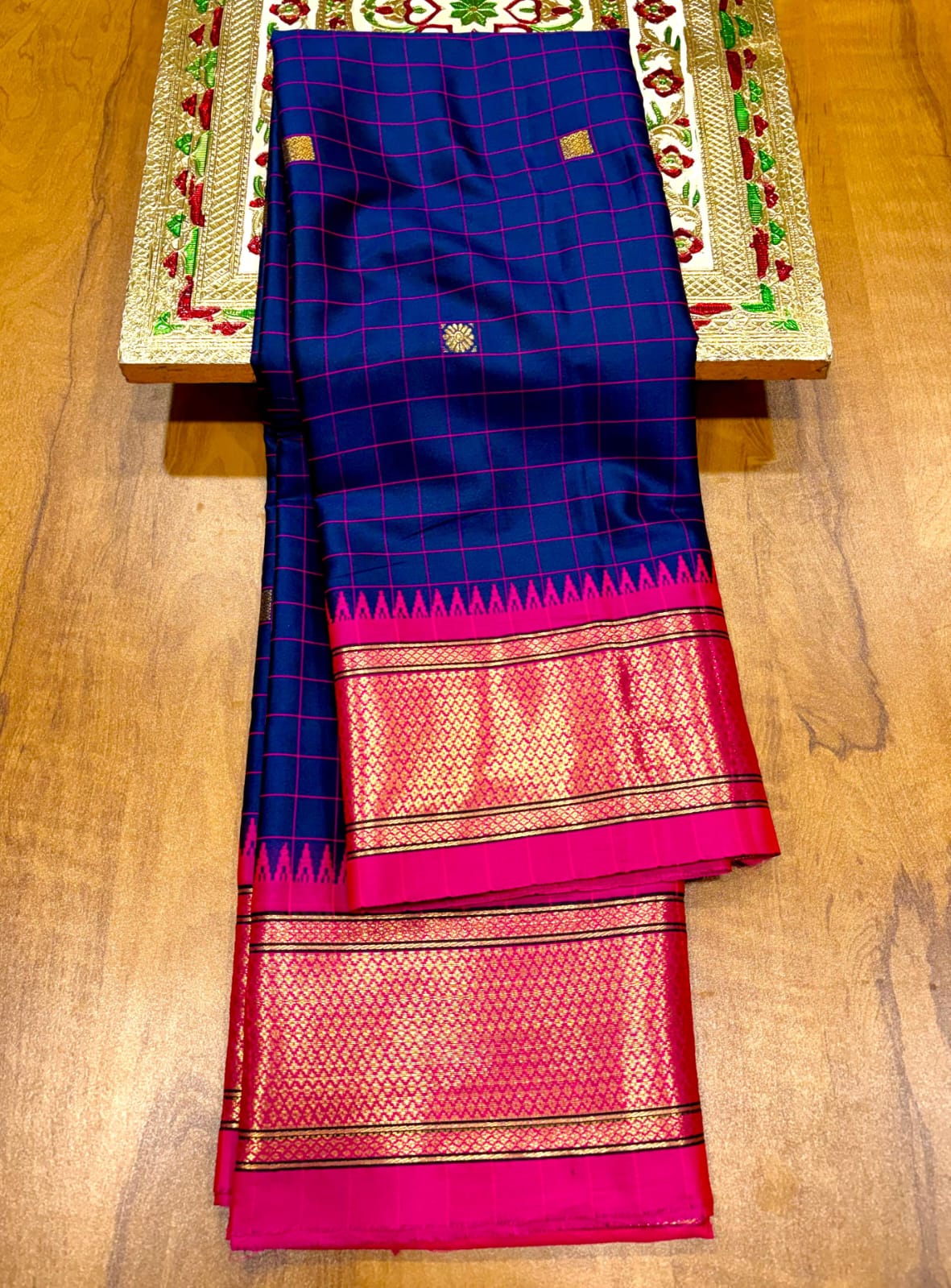 Soft Silk Check Kadiyal Paithani Temple Border Karnataka Handloom Saree