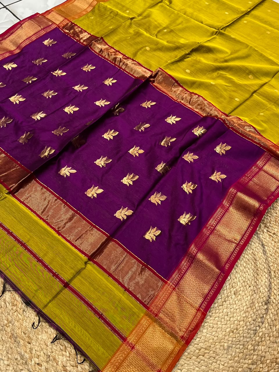 Authentic Maheshwari Handwoven Saree with Big Leaf Buta Pallu