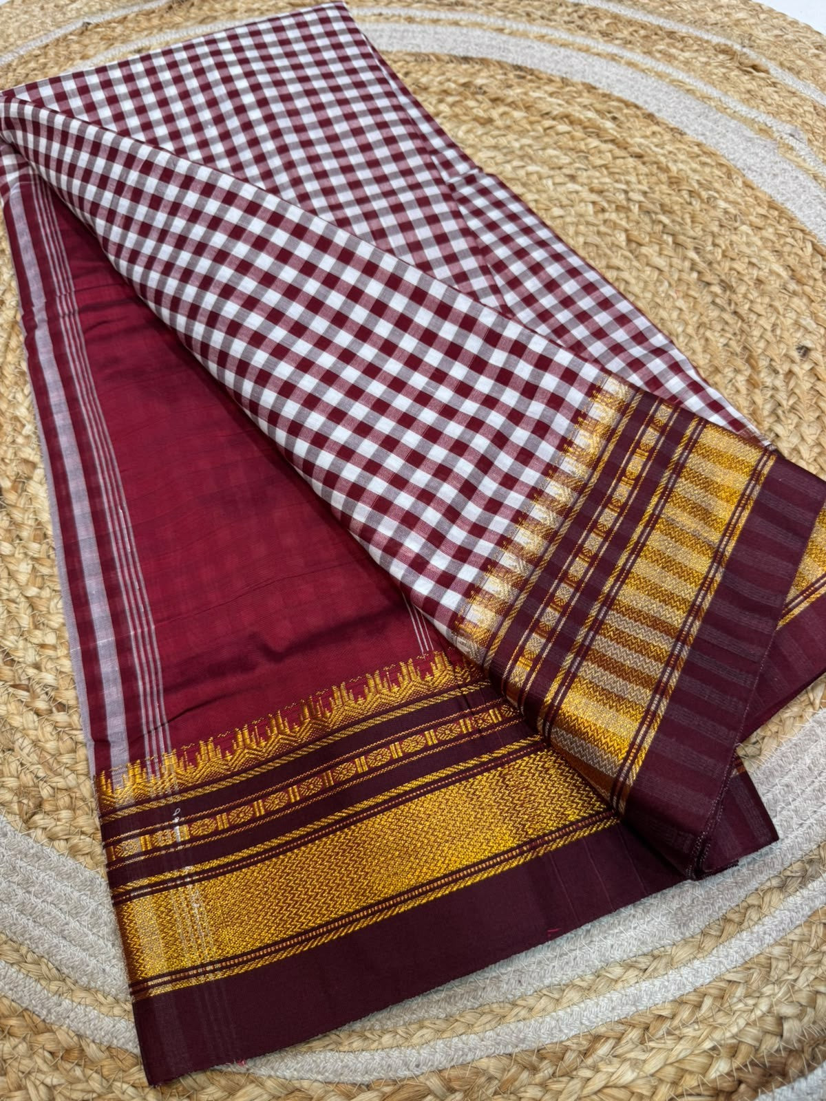 Karnataka Ilkal Small Checks Saree with Chikki Paras Border & Semi-Silk Pallu