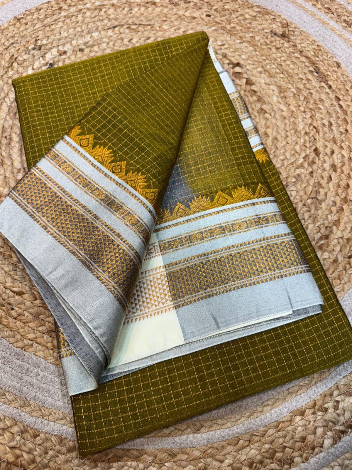 Karnataka Ilkal Saree – Tana Special Zari Checks with Chukki Paras Border & Contrast Blouse