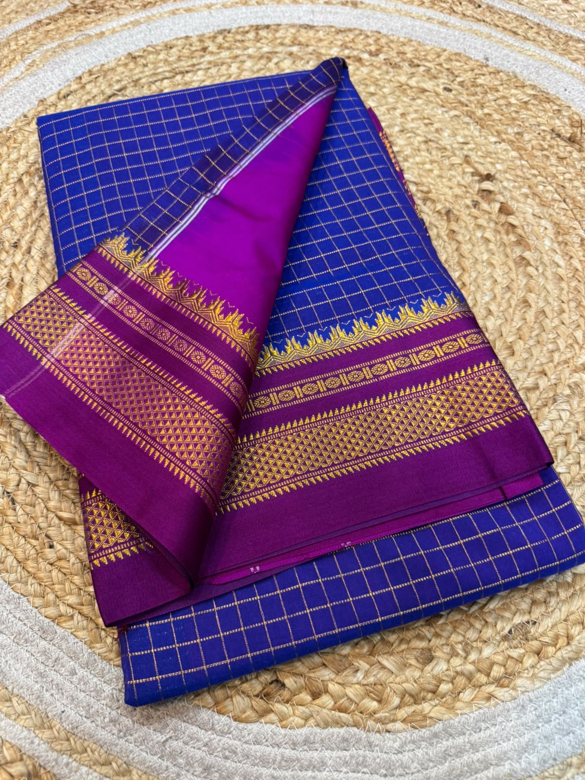 Karnataka Ilkal Saree – Tana Special Zari Checks with Chukki Paras Border & Contrast Blouse