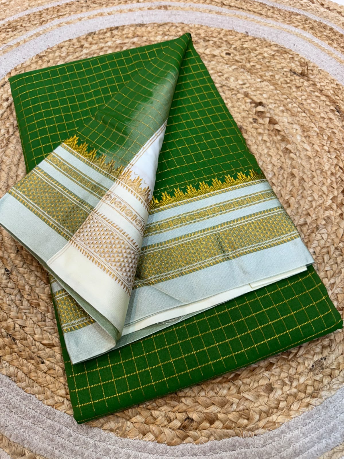 Karnataka Ilkal Saree – Tana Special Zari Checks with Chukki Paras Border & Contrast Blouse