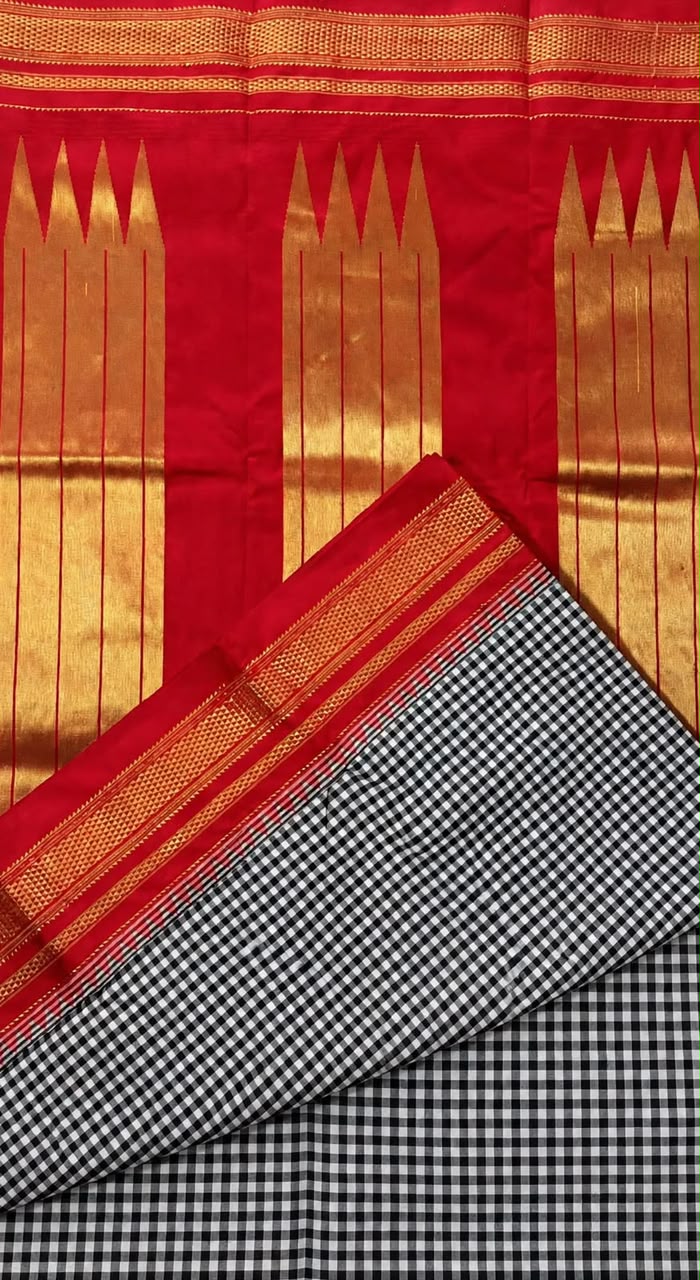 Karnataka Ilkal-Style Temple Border Small Checks Saree with Tope Zari Pallu