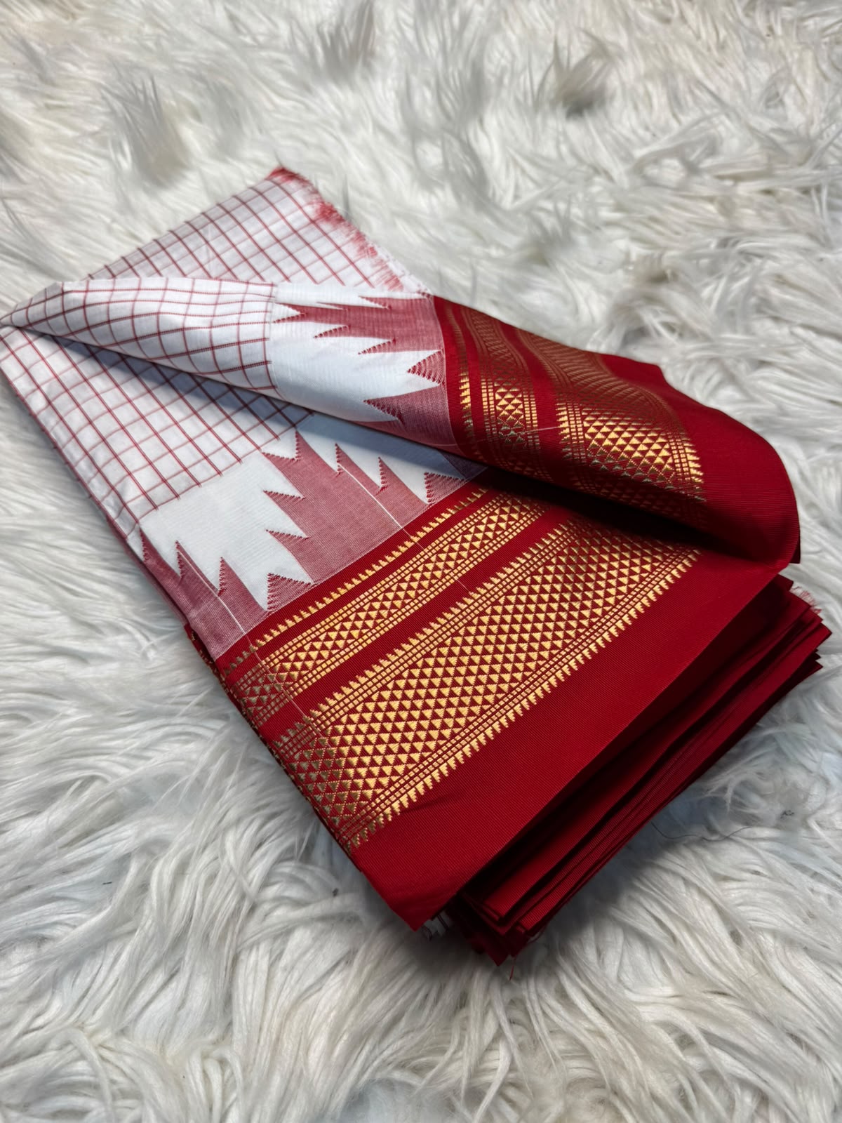 Karnataka Ilkal Pure Silk Handloom Saree with Small Kaddi Checks and Multi-Tope Silk Pallu