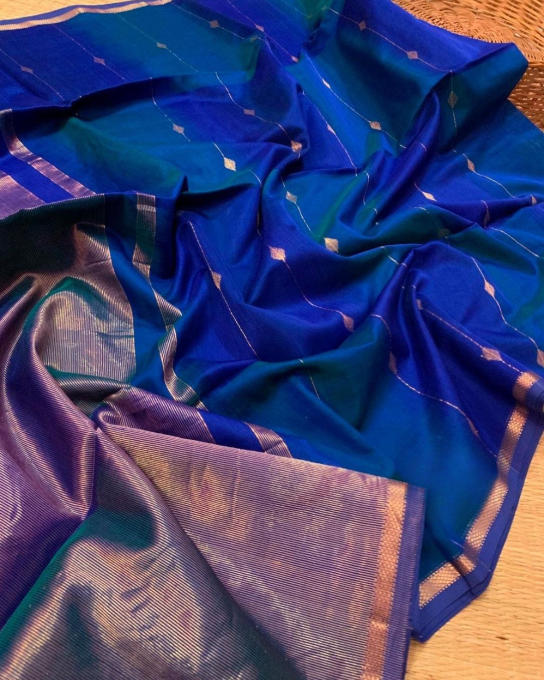 Trending Dual Tone Maheshwari Silk Authentic Handloom Saree