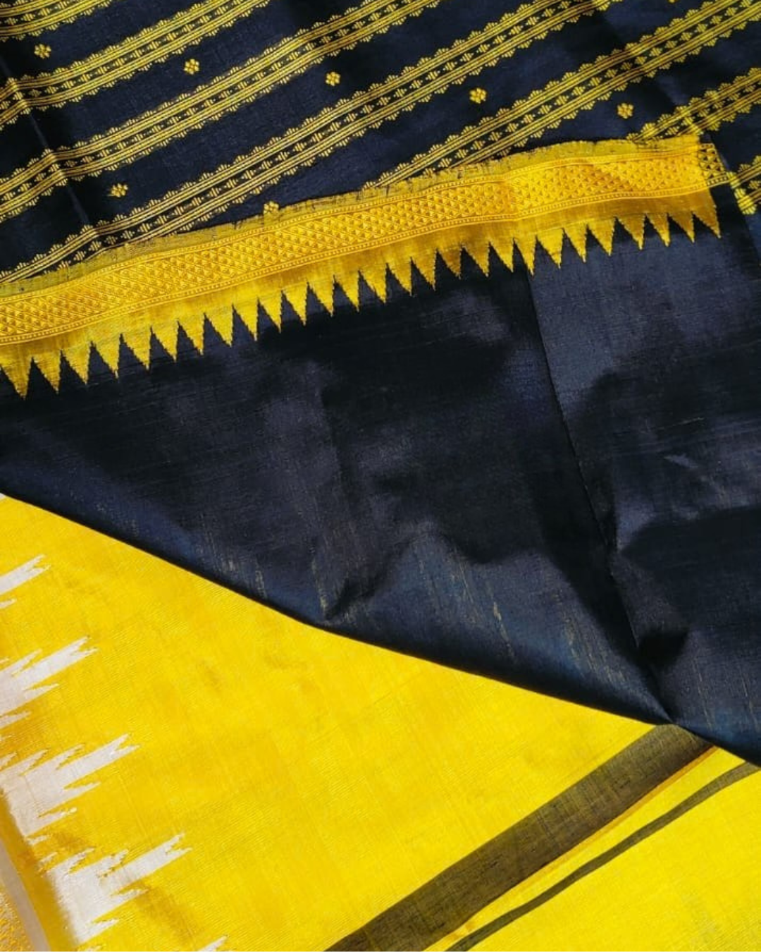 Stunning Yellow Pure Mulberry Silk Berhampuri Double Pallu Patta Saree With ganga Jamuna Phodakumbha Border