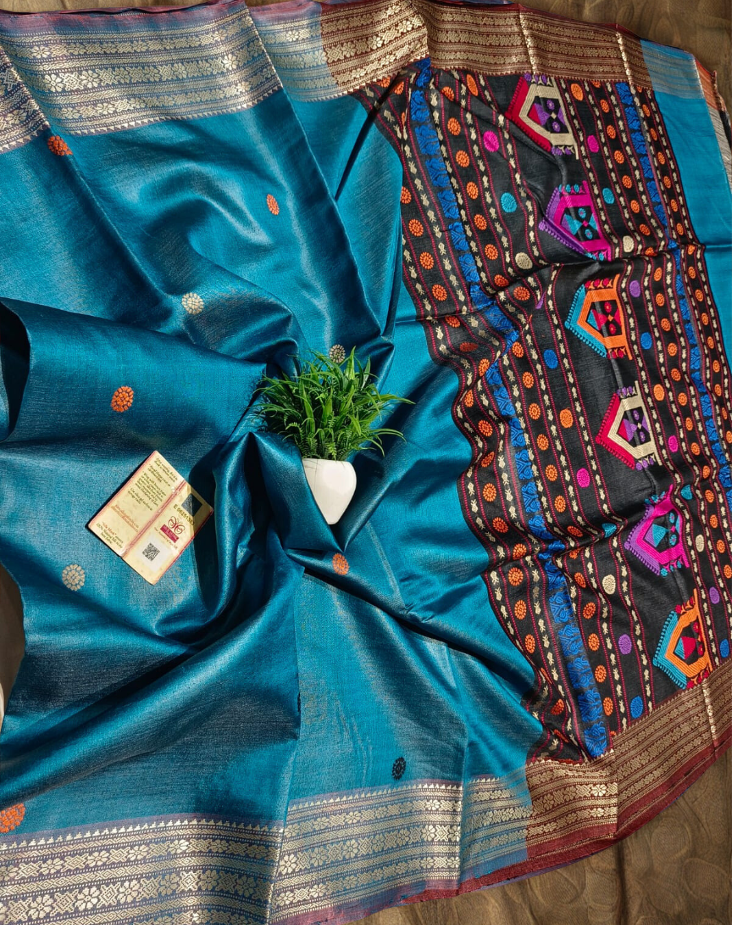 Pure Tussar Handloom Vidarbha Border Dolabedi Pallu Saree with Contrast Blouse