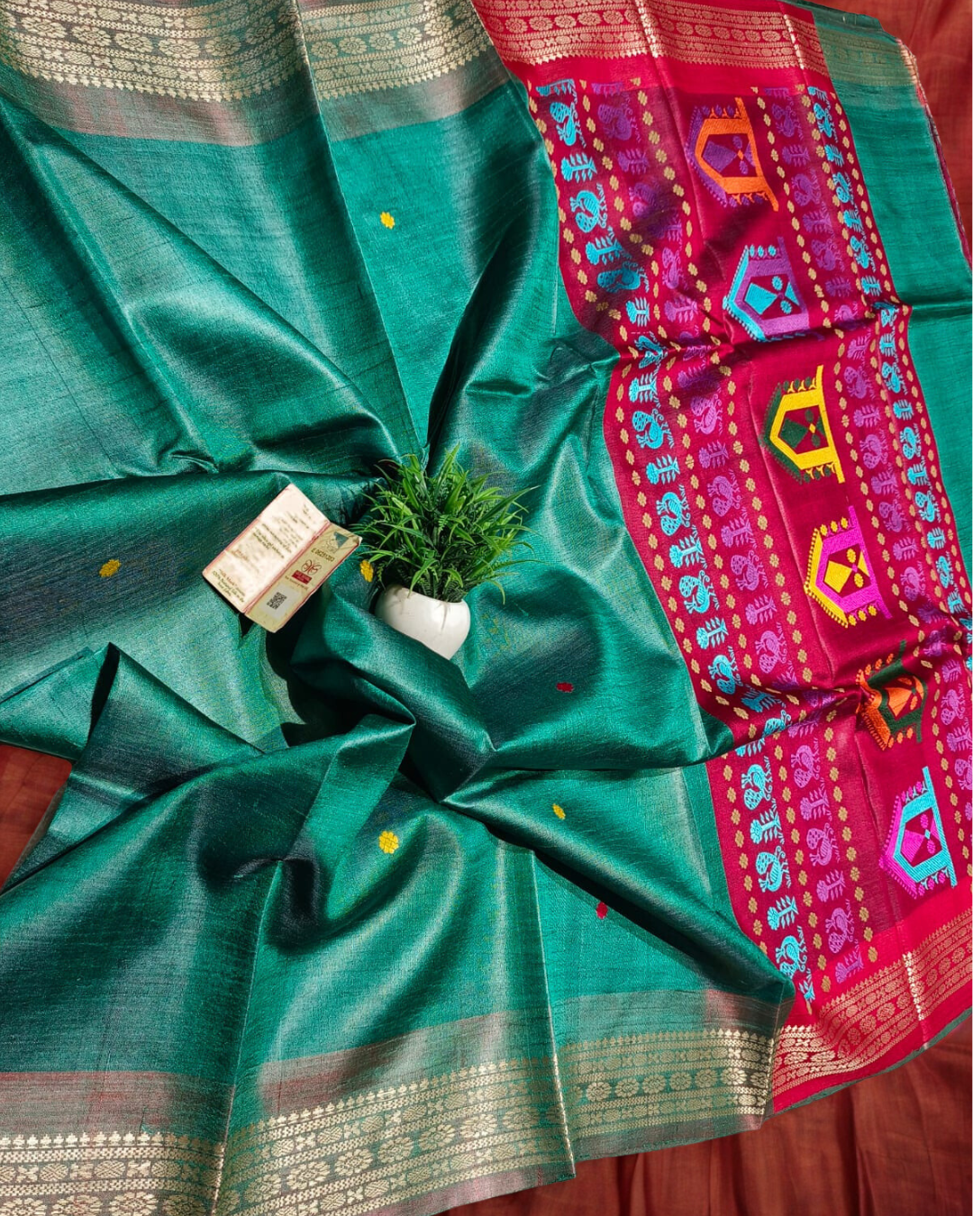 Pure Tussar Handloom Vidarbha Border Dolabedi Pallu Saree with Contrast Blouse