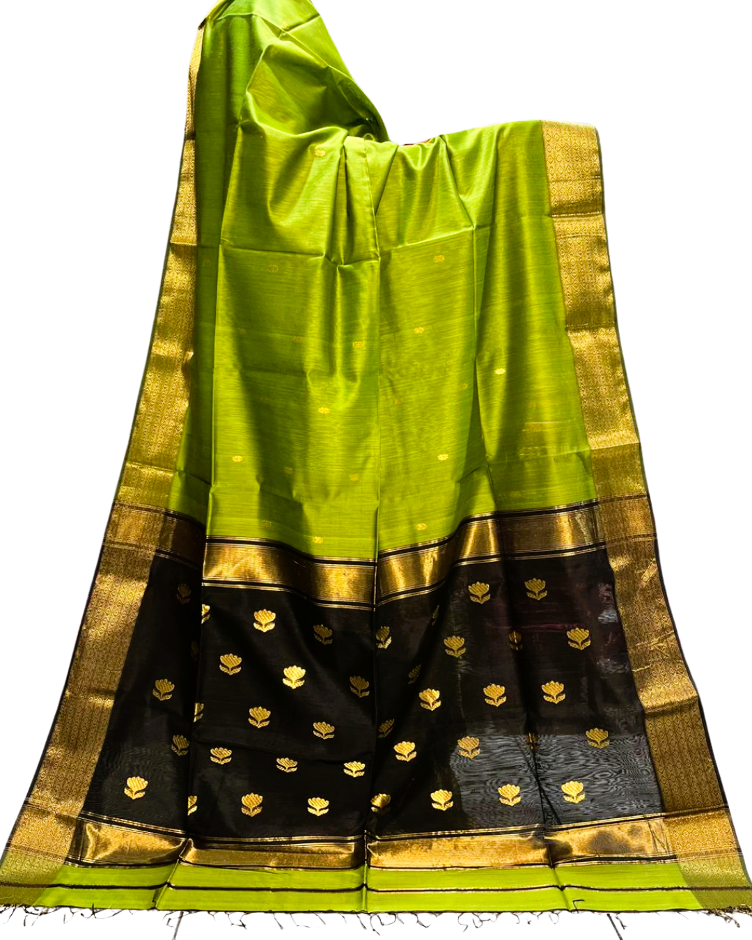 Pure Maheshwari Silk Handwoven Lotus Buta Pallu Saree