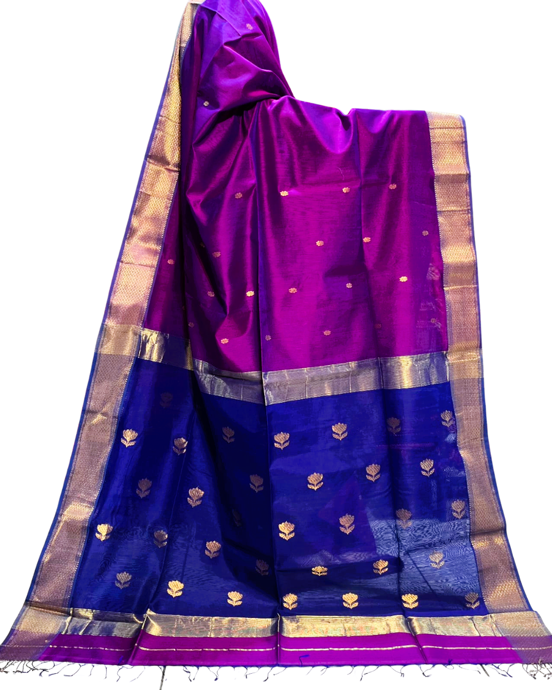 Pure Maheshwari Silk Handwoven Lotus Buta Pallu Saree