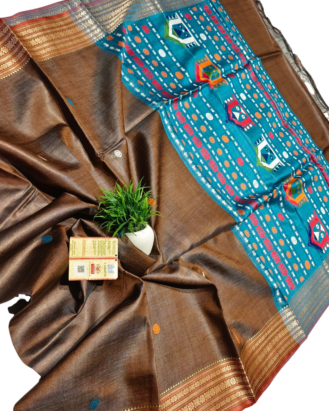 Pure Tussar Handloom Vidarbha Border Dolabedi Pallu Saree with Contrast Blouse