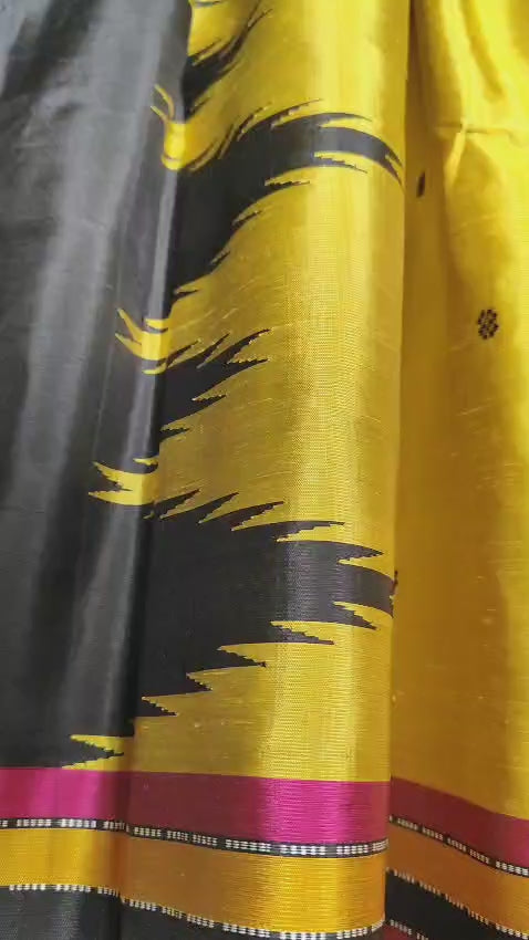 Exclusive Berhampuri Double Pallu Silk Saree with Heavy Thread Work Pallu & Contrast Blouse Piece