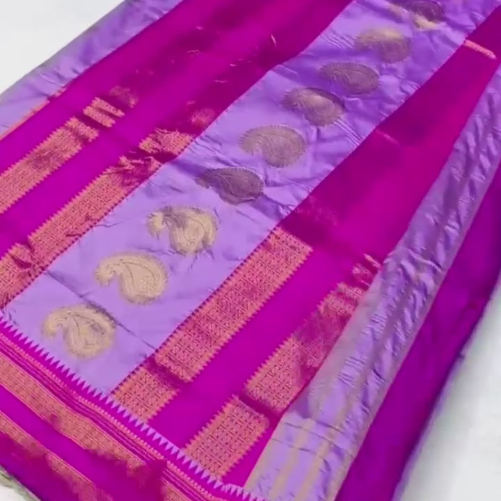 Stunning Lavender Color Narayan Peth Paithani Silk Saree With Contrast Blouse Piece